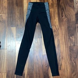 black leggings with grey sides